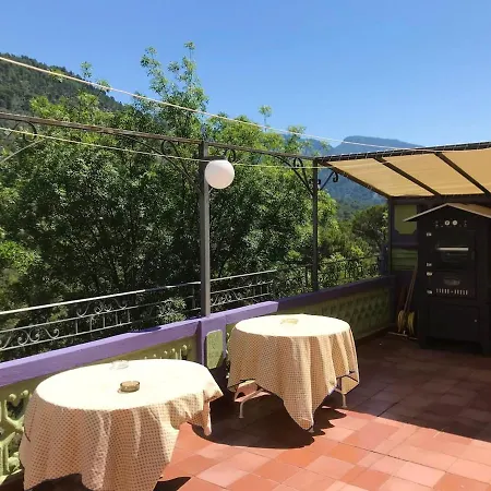 Welcoming Family House In With Large Garden * Olivetta