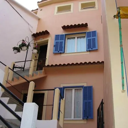 Welcoming Family House In With Large Garden * Olivetta