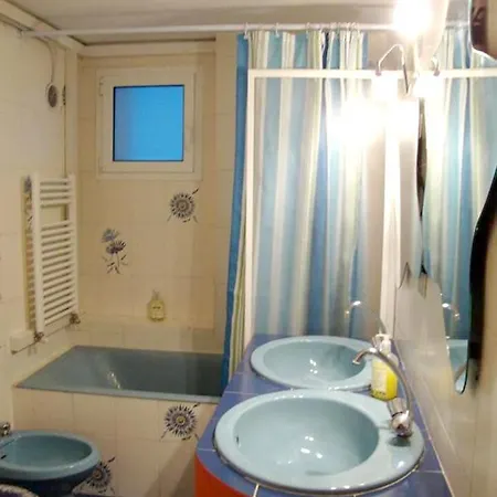 Holiday home Welcoming Family House In With Large Garden *