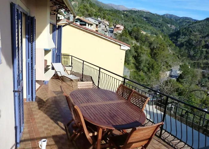 Ferienhaus Welcoming Family House In With Large Garden Olivetta