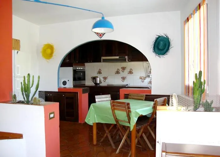 Welcoming Family House In With Large Garden Ferienhaus Olivetta