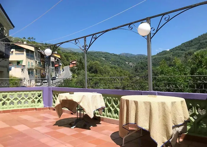 Welcoming Family House In With Large Garden Ferienhaus Olivetta