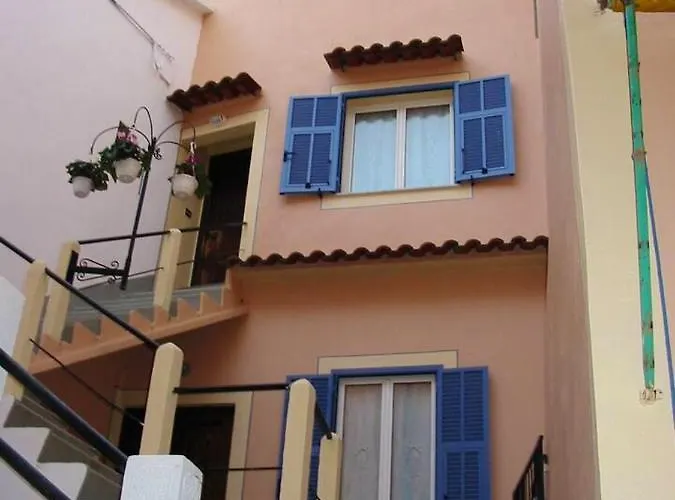 Welcoming Family House In With Large Garden * Olivetta